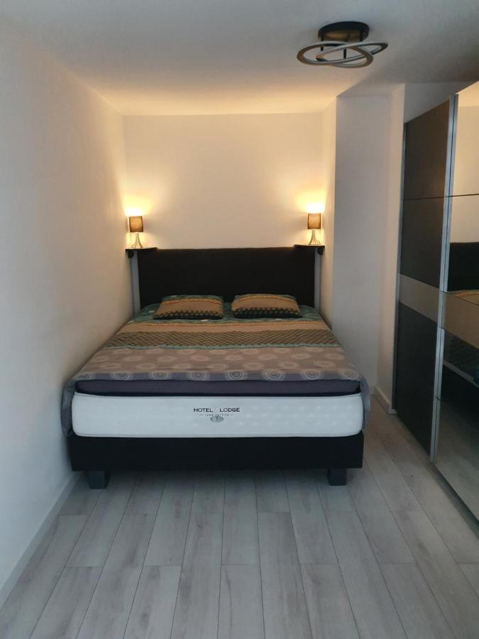 Appartement Cosy Proche De L'Aeroport T R A N S F E R T Sur Demande Сен-Дені Екстер'єр фото